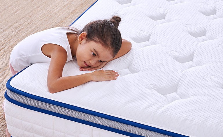 mattress with individually pocketed coils and memory foam